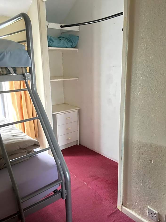 Pantyrathro International Hostel