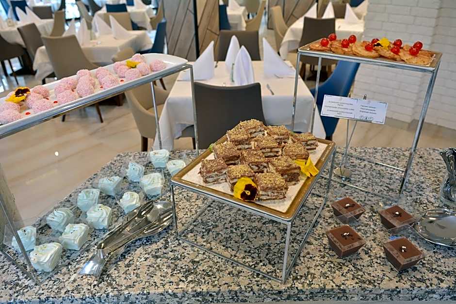 Royal Grand Hotel and Spa - All Inclusive and Free beach accsess