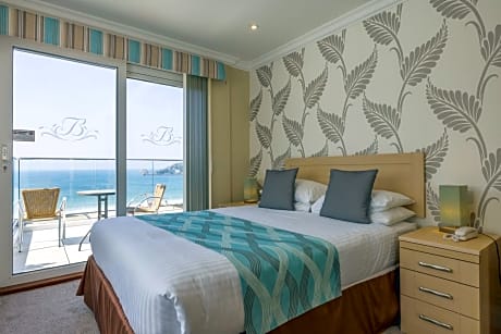 Premium Twin/Double Room with Sea View and Balcony
