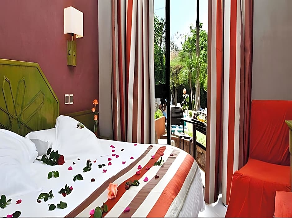 Chems Hotel