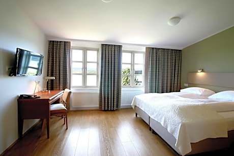 Double Room with Lake View