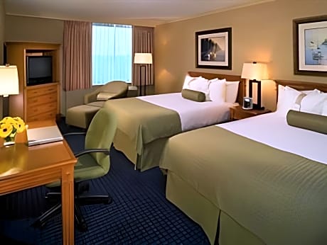 2 Double Beds Feature Non-Smoking