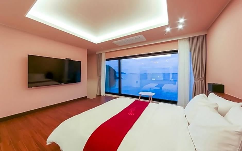 Gyeongnam goseong Hotel With7