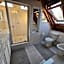 Bettie's Luxury Lodge