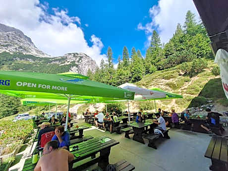 Tičarjev Dom at Vrsic pass