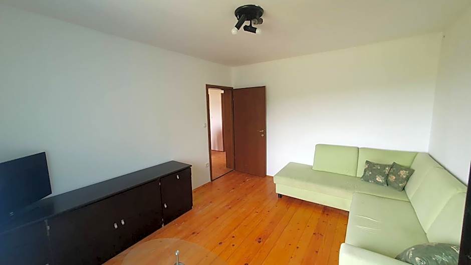 Rooms and apartments Biš