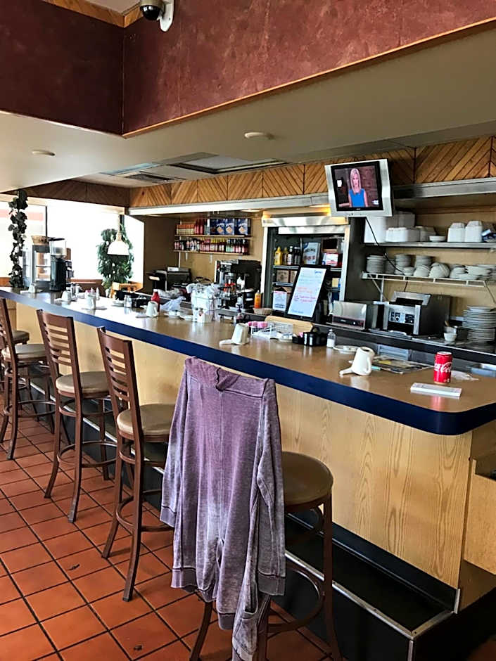 Days Inn by Wyndham Bradenton - Near the Gulf