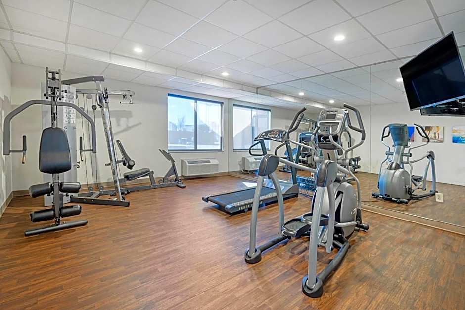 Comfort Inn & Suites Wichita Northeast