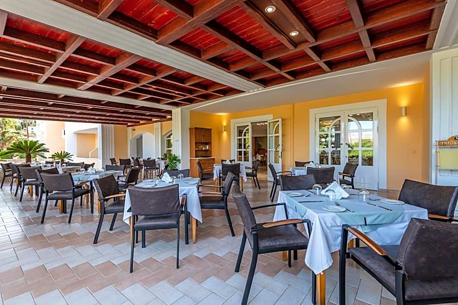 Crithoni's Paradise Hotel