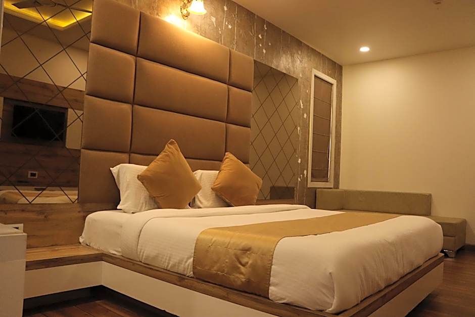Hotel Wisteria blue