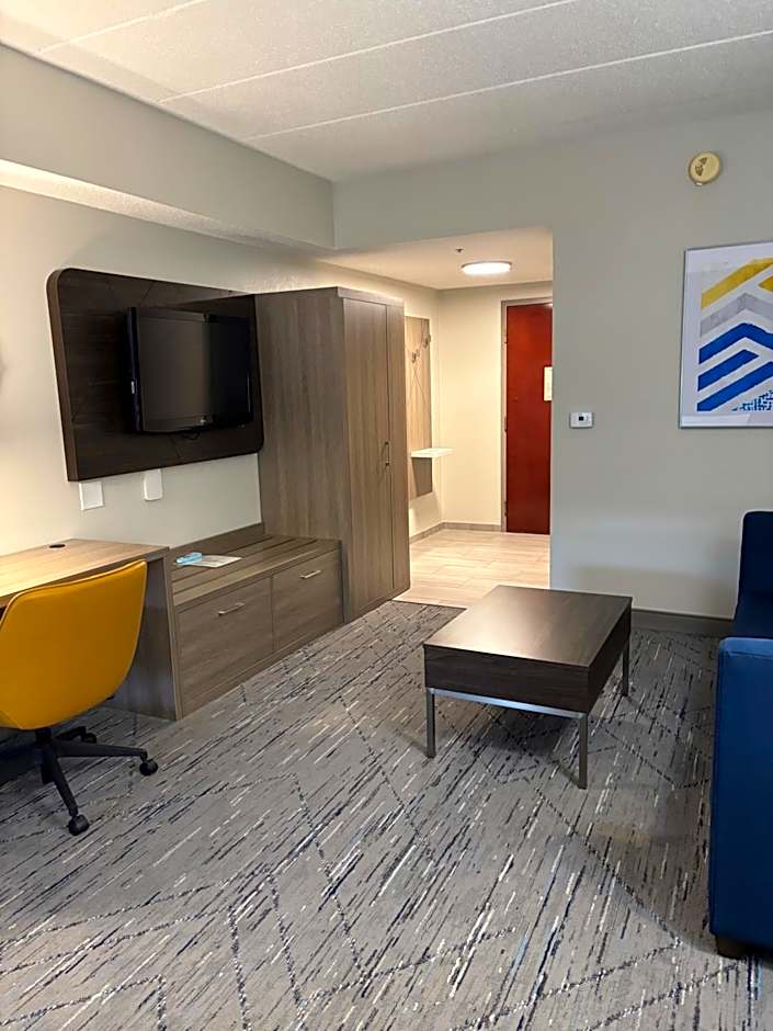 Holiday Inn Express Hotel & Suites Charleston-Southridge By IHG