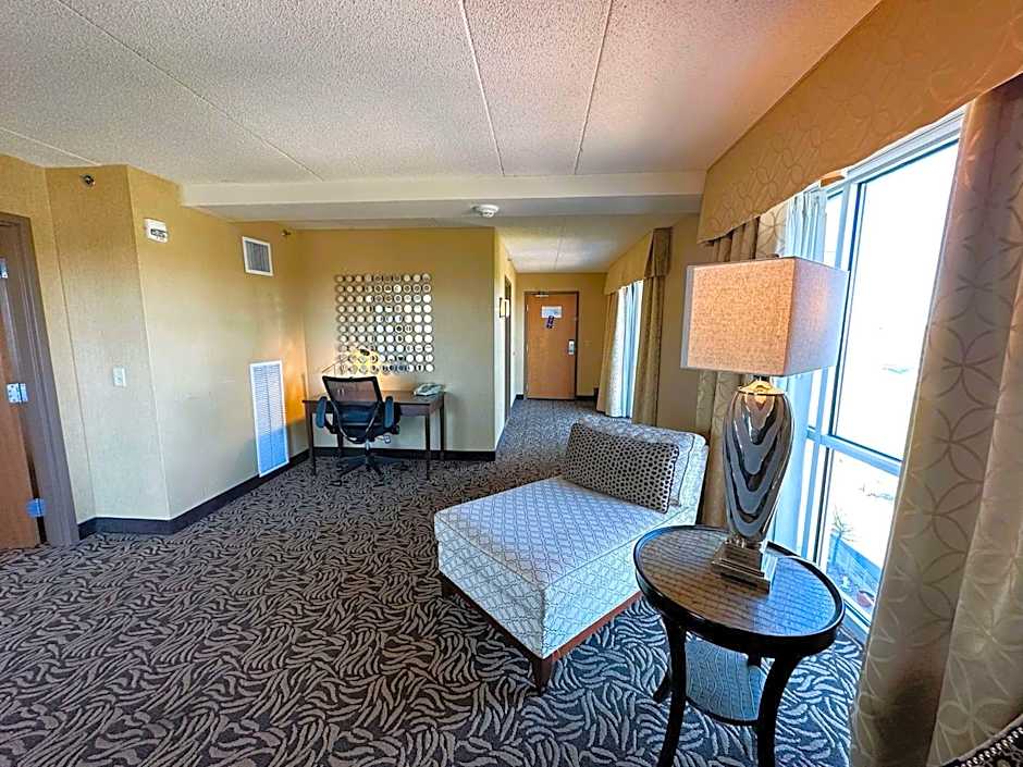 DoubleTree By Hilton Bay City Riverfront