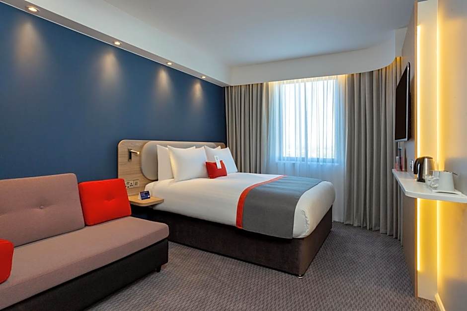 Holiday Inn Express Bridgwater By IHG