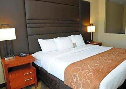 Comfort Suites near Tanger Outlet Mall