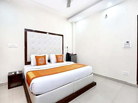 OYO 5691 Hotel Eurasia