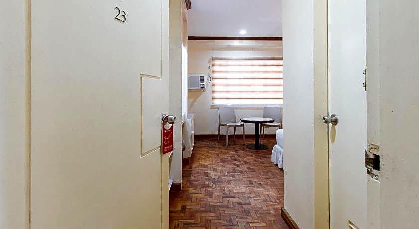 RedDoorz @ Tondaligan Beach Hotel