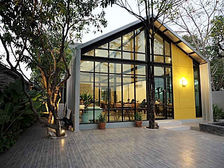 Warila Hotel
