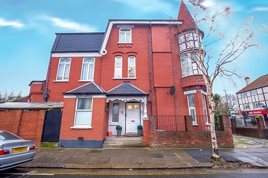 OYO TamTam Acton Hotel