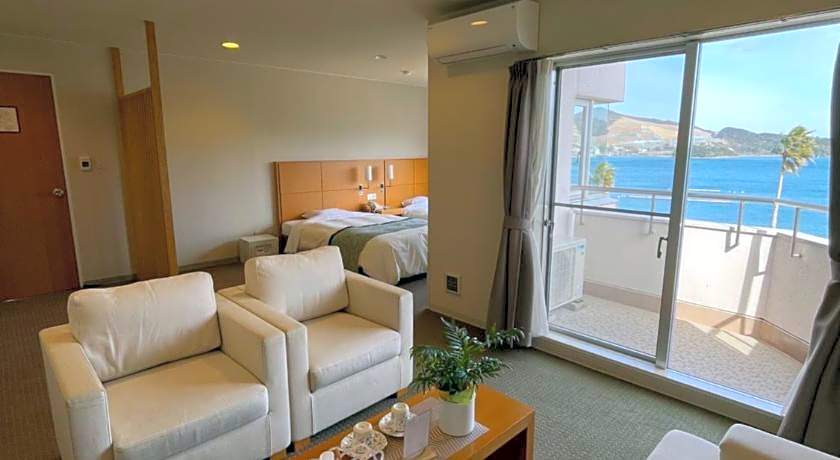 Wisterian Life Club Toba