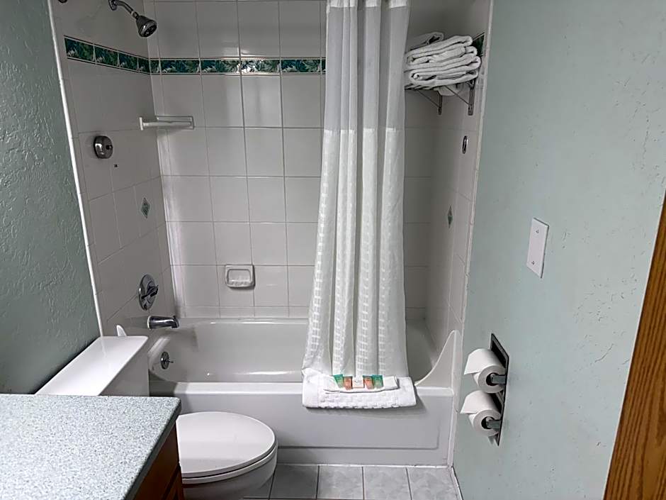 Promenade Inn & Suites Oceanfront