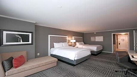 Premium Queen Room with Two Queen Beds and Balcony - Plaza View