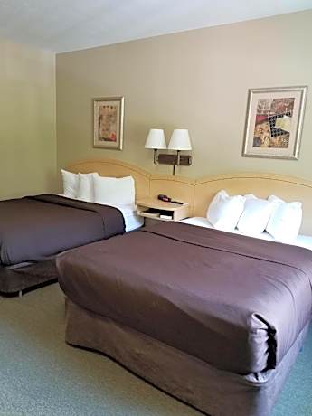 Queen Room with Two Queen Beds - Accessible/Non-Smoking