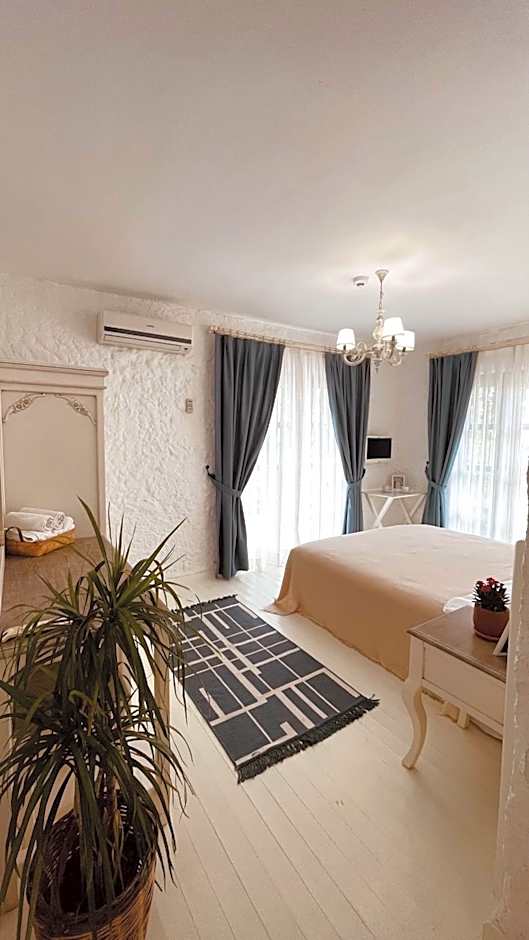 Mina Otel by Adda Alaçatı