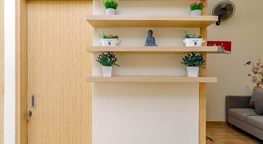 RedDoorz Plus Near RS Royal Taruma Grogol