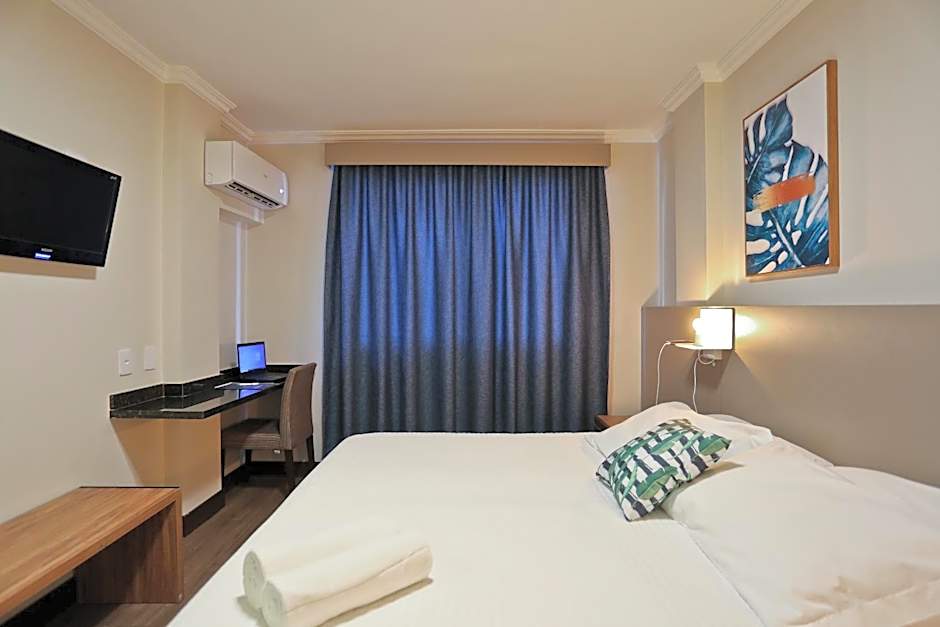 Sandri City Hotel