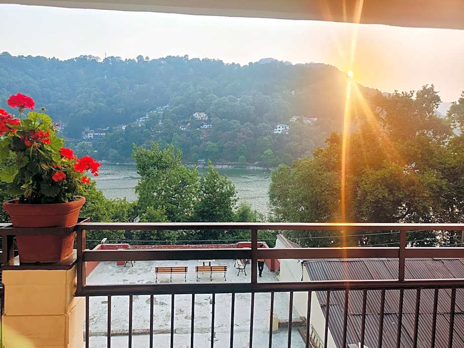 Hotel Happy Home the Lake Paradise