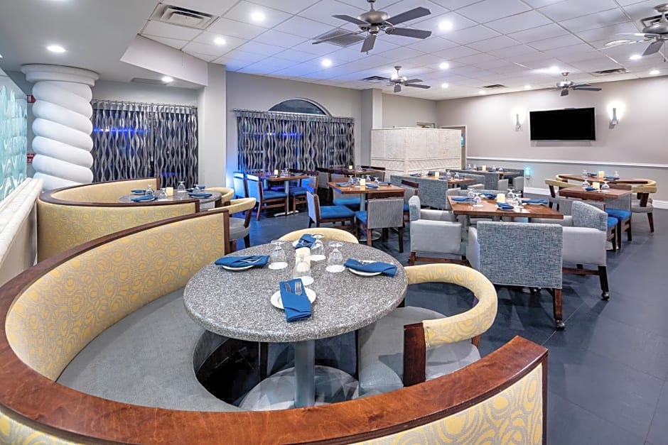 Holiday Inn Fort Lauderdale Airport by IHG