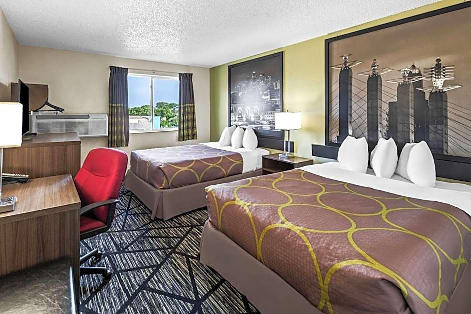 Super 8 by Wyndham Independence Kansas City
