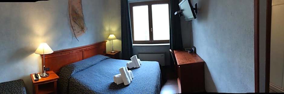 Photo 1 of 7 of 1 Double Bed or 2 Beds