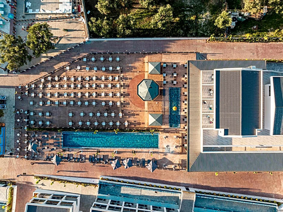 Caretta Paradise Resort & WaterPark