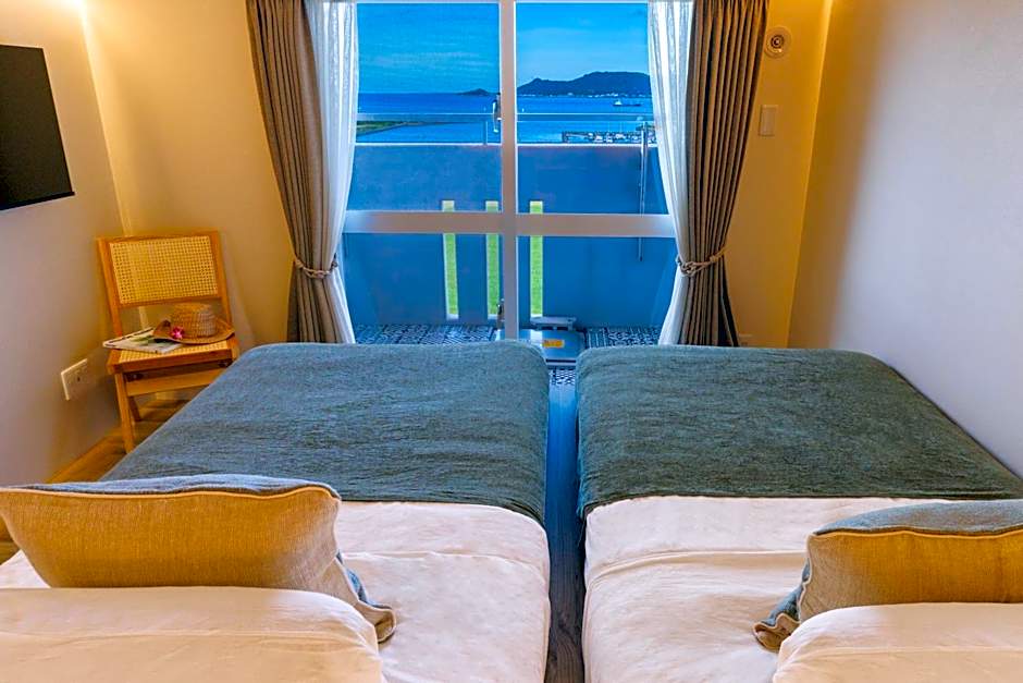 オーシャンビュー窓から見える景色を想い出にThe琉球タワー10A