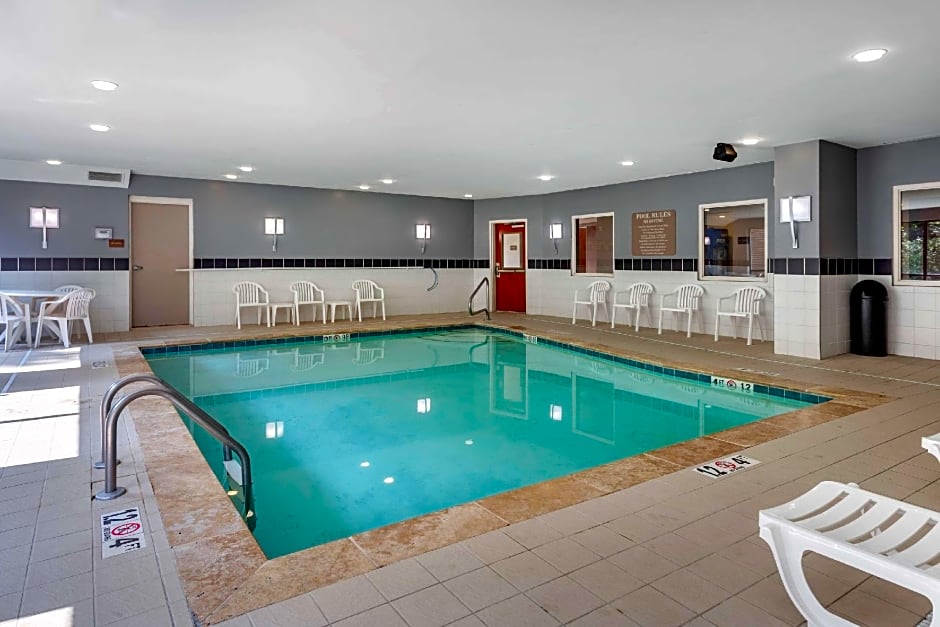 Comfort Suites Manchester near Arnold AFB