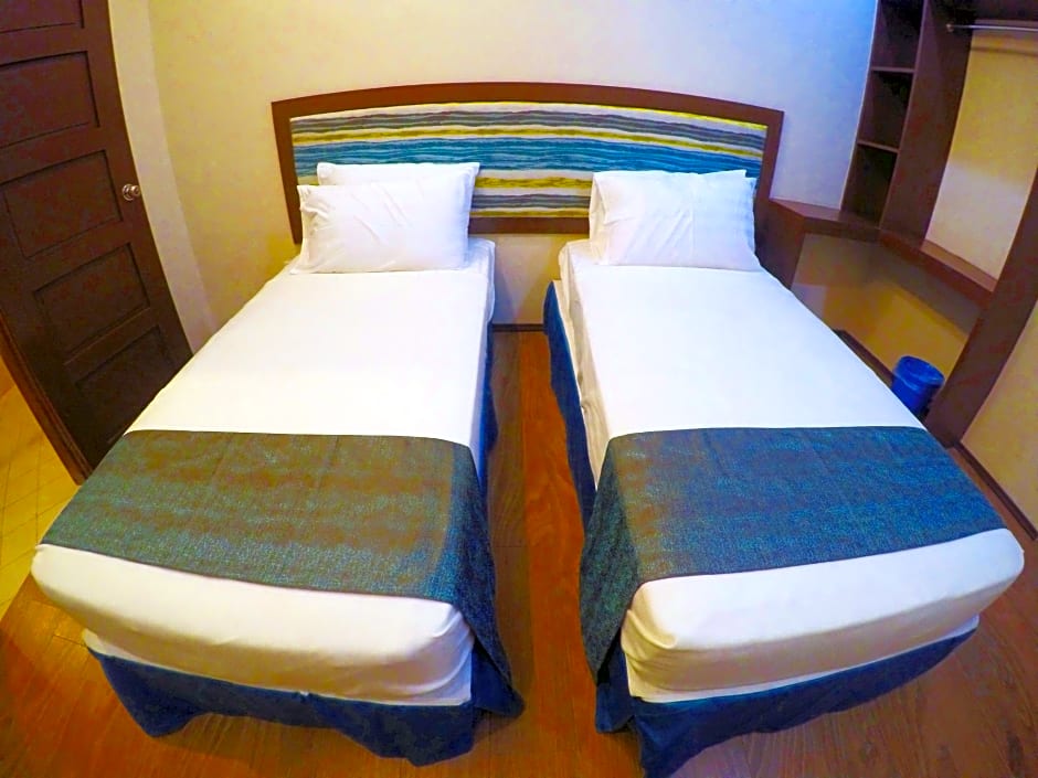 Golden Gate Suites