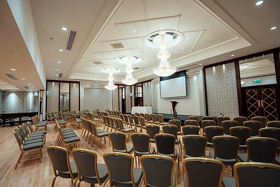 Dunadry Hotel And Gardens