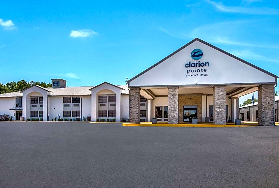 Clarion Pointe Marshall