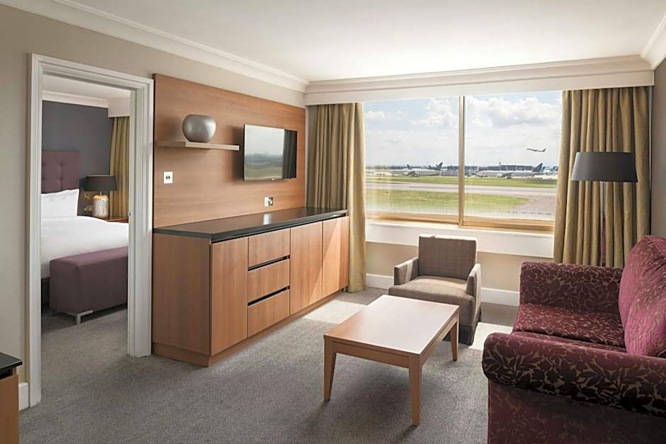 Renaissance by Marriott London Heathrow Hotel