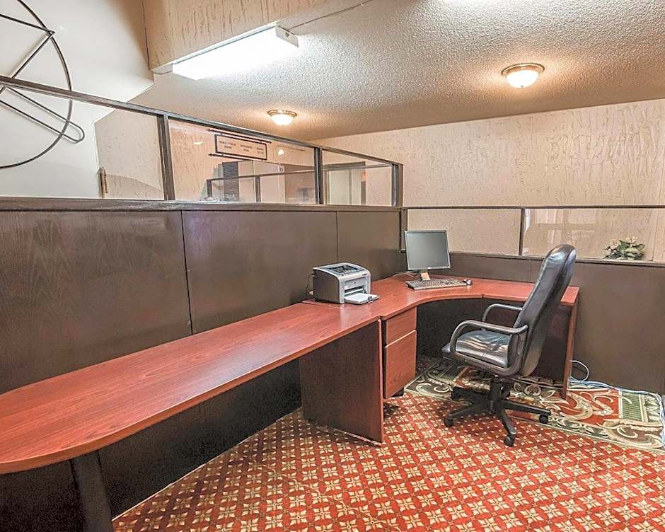 Quality Inn & Conference Centre Red Deer - 50th Avenue