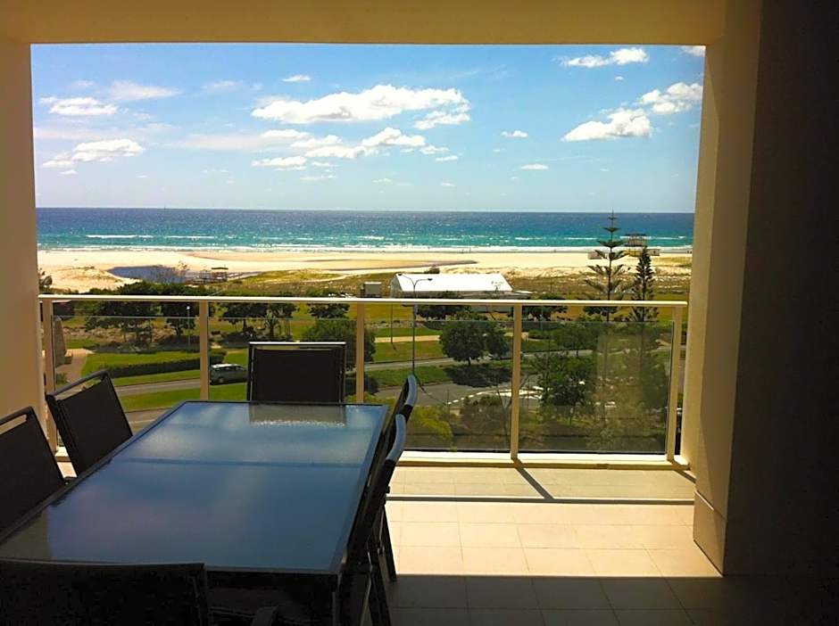 Kirra Surf Apartments
