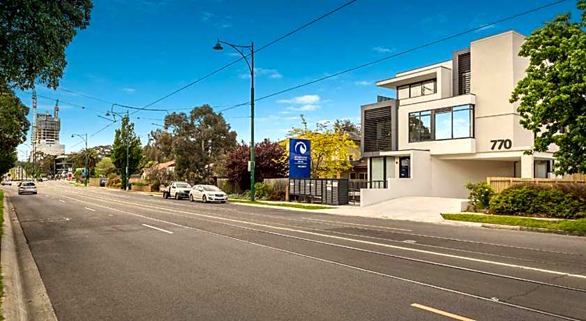 Whitehorse Apartments Hotel