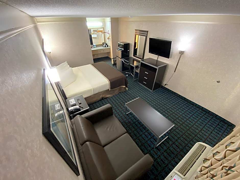 Deluxe Inn - Fayetteville I-95