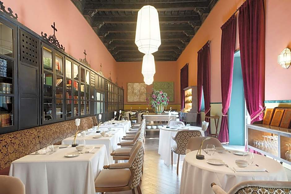 AC Palacio de Santa Paula Autograph Collection