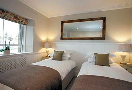 Twin Room with Private External Bathroom