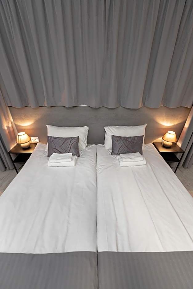 HappyInn Rooms