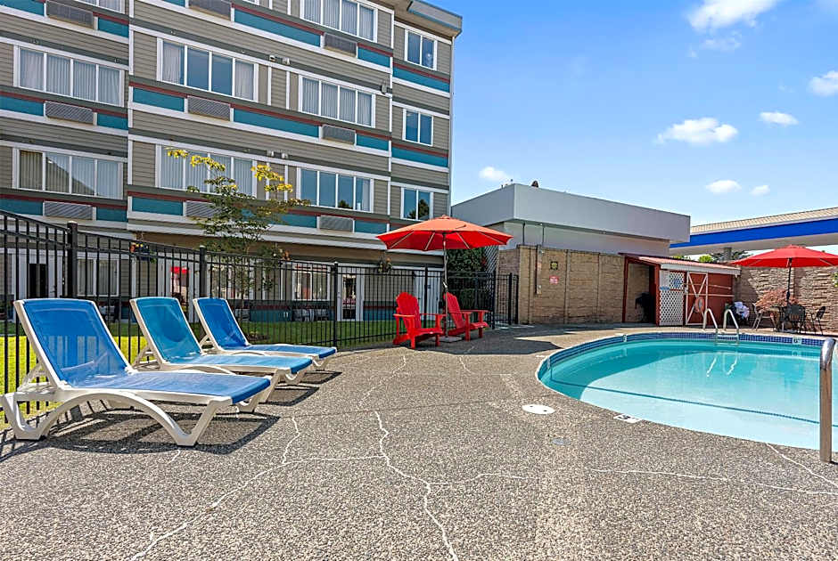 Days Inn by Wyndham Victoria Airport Sidney
