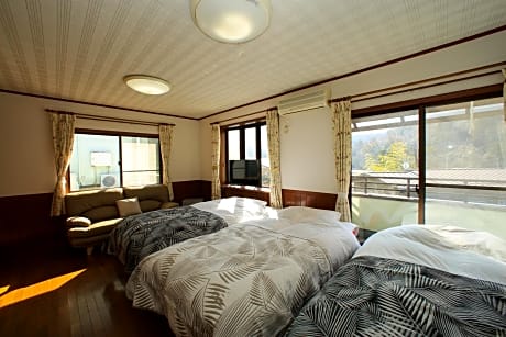 Triple Room with Shared Bathroom - Annex