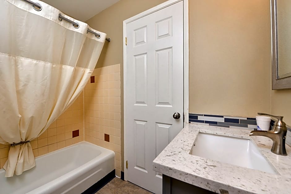 Sunrise Garden Suites